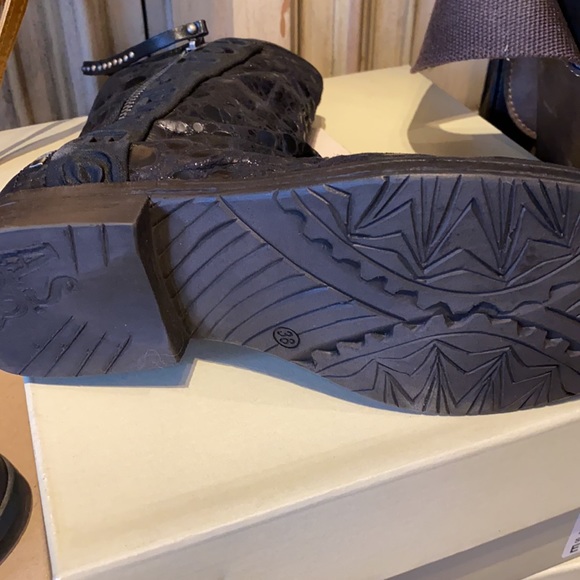 ‘***SOLD***AS 98 Italian Leather Boots - Picture 6 of 6